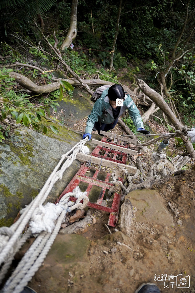 16桃園新竹小百岳石牛山步道拉繩攀岩五寮尖.jpg
