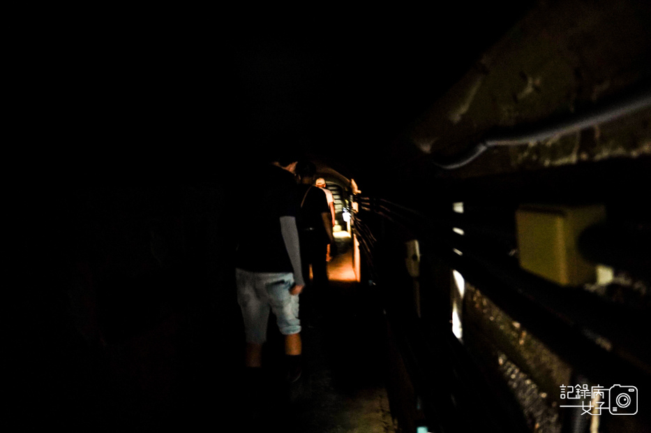 11金門金城民防坑道體驗摸黑炮擊聲走完隧道.jpg 11金門金城民防坑道體驗摸黑炮擊聲走完隧道.jpg