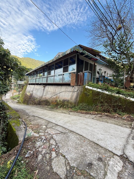 南投日月潭住宿推薦巴洛爸洛的家！藏身山林裡的色彩繽紛獨棟小屋～