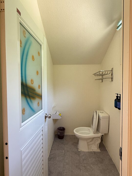 南投日月潭住宿推薦巴洛爸洛的家！藏身山林裡的色彩繽紛獨棟小屋～