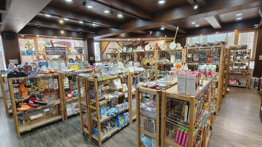 彰化鹿港新亮點!福澤諭吉日式商行金澤金箔冰必吃,購物聖地讓你秒飛日本。