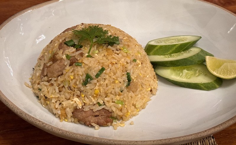 泰國連續五年米其林！清邁美食Magnolia Café餐酒館，紅綠咖哩超推薦。