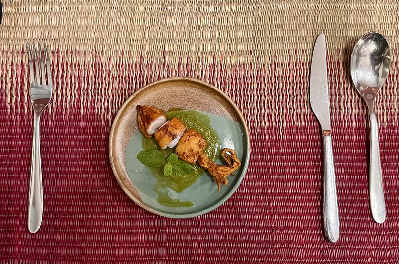 泰國連續五年米其林！清邁美食Magnolia Café餐酒館，紅綠咖哩超推薦。