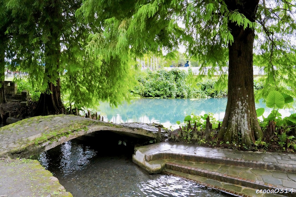 宜蘭員山玩水景點「雷公埤」天然湧泉戲水趣,親子觀察小魚小蝦的 宜蘭員山玩水景點「雷公埤」天然湧泉戲水趣,親子觀察小魚小蝦的