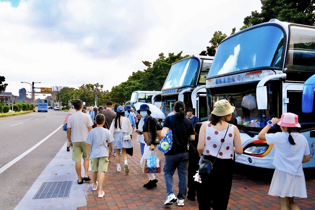 鐵道浪花小旅行|東北角一日遊 × 牽罟體驗 × 外澳月夜浪花