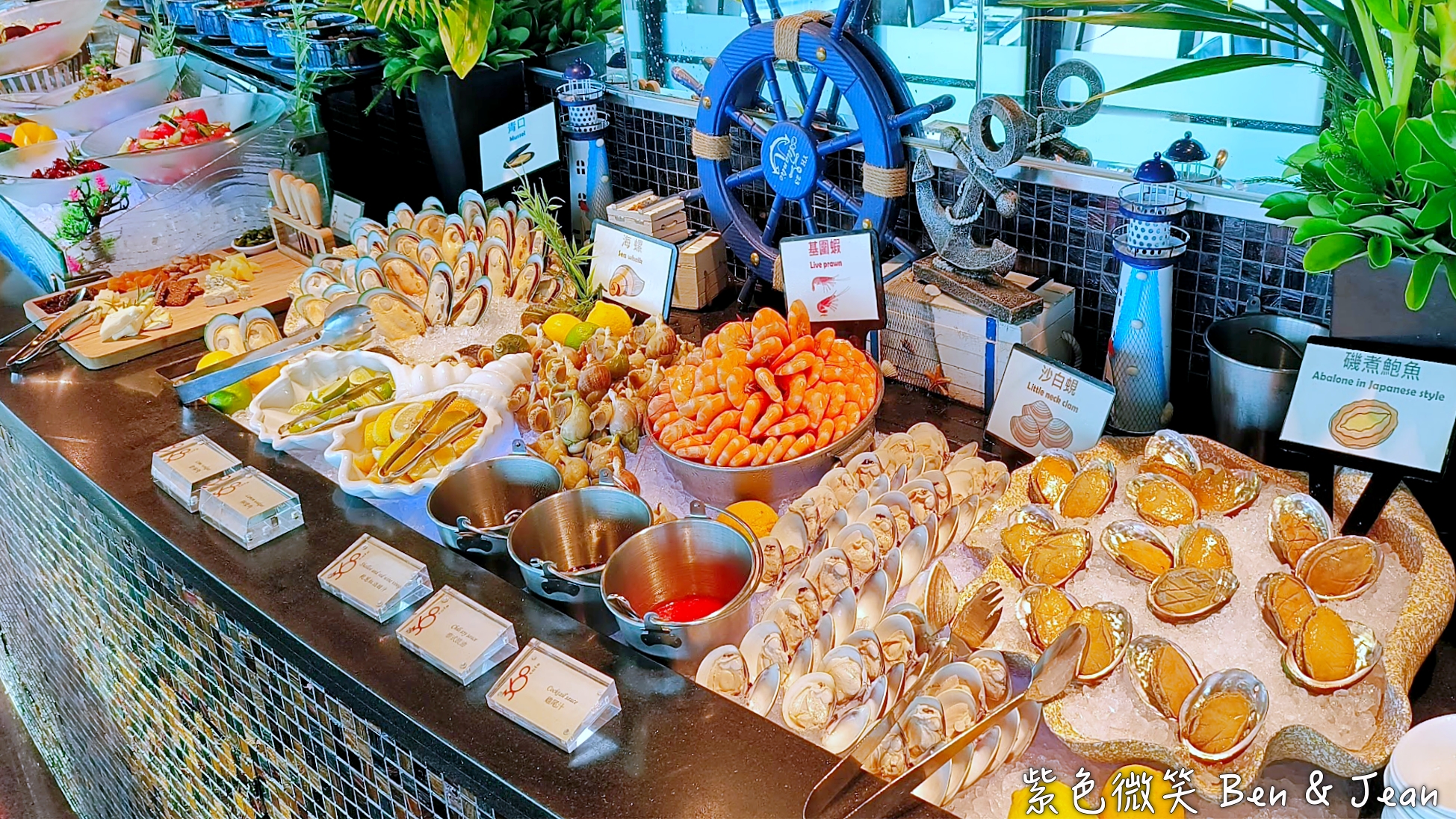 澳門美食推薦!必吃澳門老字號大利來記豬扒包,炭火烤製香嫩豬扒。