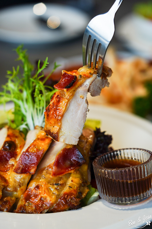 宜蘭樹懶餐廳超萌泰迪羊、鵜鶘秀等你！好吃餐點結合動物樂園，親子放電首選~