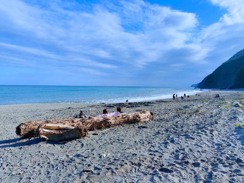 宜蘭縣蘇澳鎮蘇澳北濱公園＋南方澳內埤海灘》蘇澳情人灣美麗的海岸，隱藏版大碗公溜滑梯、彩繪鯊魚牆