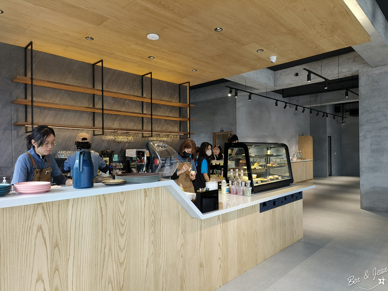 宜蘭樹懶餐廳超萌泰迪羊、鵜鶘秀等你！好吃餐點結合動物樂園，親子放電首選~