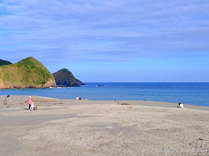 宜蘭縣蘇澳鎮蘇澳北濱公園＋南方澳內埤海灘》蘇澳情人灣美麗的海岸，隱藏版大碗公溜滑梯、彩繪鯊魚牆