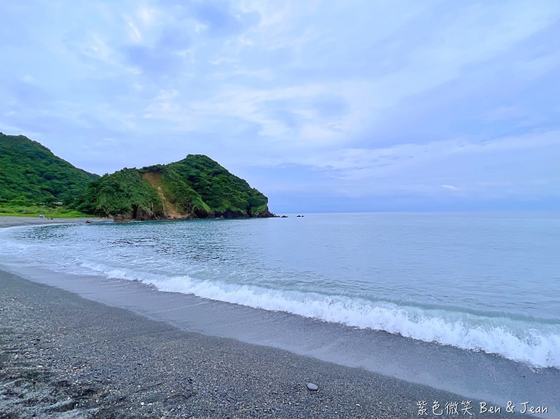 宜蘭縣蘇澳鎮蘇澳北濱公園＋南方澳內埤海灘》蘇澳情人灣美麗的海岸，隱藏版大碗公溜滑梯、彩繪鯊魚牆