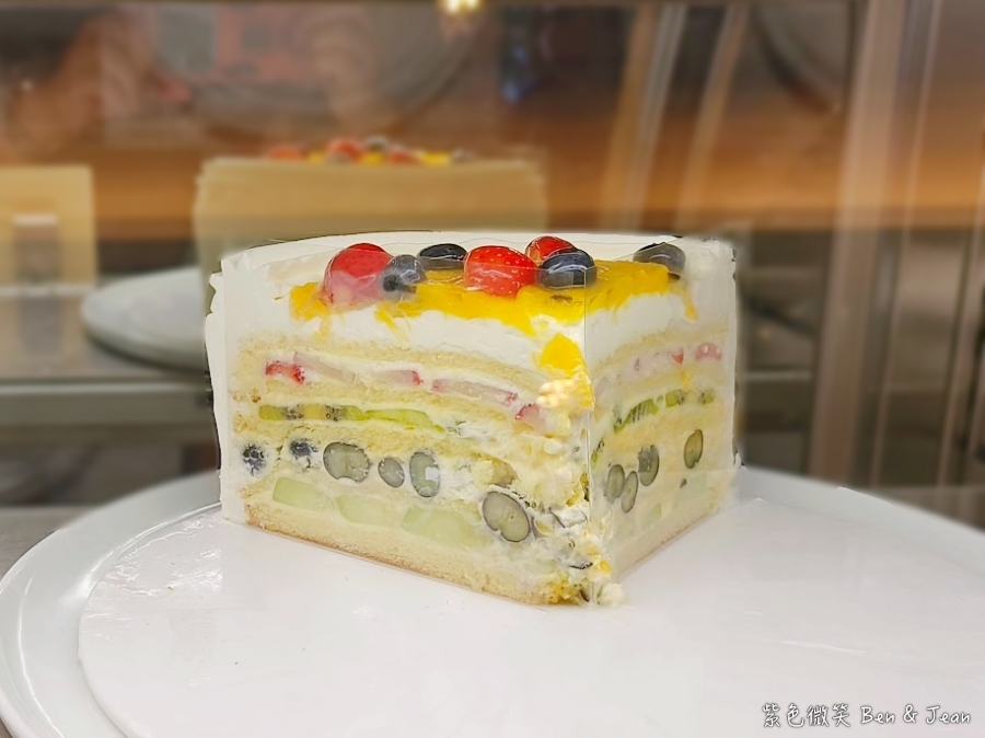 日本必吃水果千層蛋糕！HARBS名古屋榮本店朝聖攻略，人氣名古屋美食推薦。