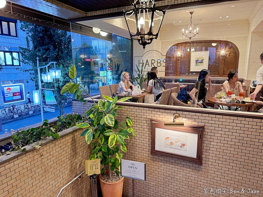 日本必吃水果千層蛋糕！HARBS名古屋榮本店朝聖攻略，人氣名古屋美食推薦。