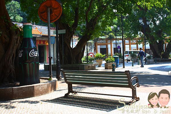 澳門美食推薦!必吃澳門老字號大利來記豬扒包,炭火烤製香嫩豬扒。