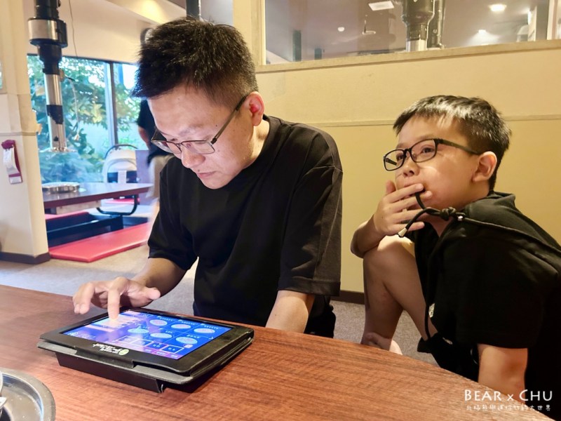 沖繩燒肉吃到飽！日本沖繩美食燒肉五苑北谷店，平板中文點餐超輕鬆。