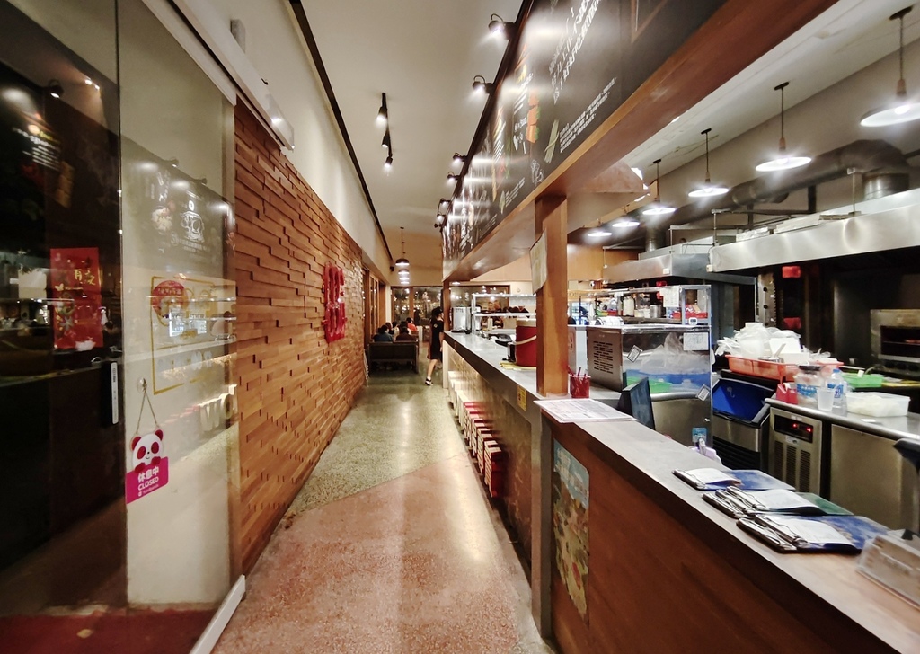 台東市鐵花商圈|快來台東Chill一夏!鐵花村微光市集 感受村長的家日式風情 選購青澤伴手禮 旅宿推薦旅人驛站鐵花文創館|西莉亞玩樂人生 台東市鐵花商圈|快來台東Chill一夏!鐵花村微光市集 感受