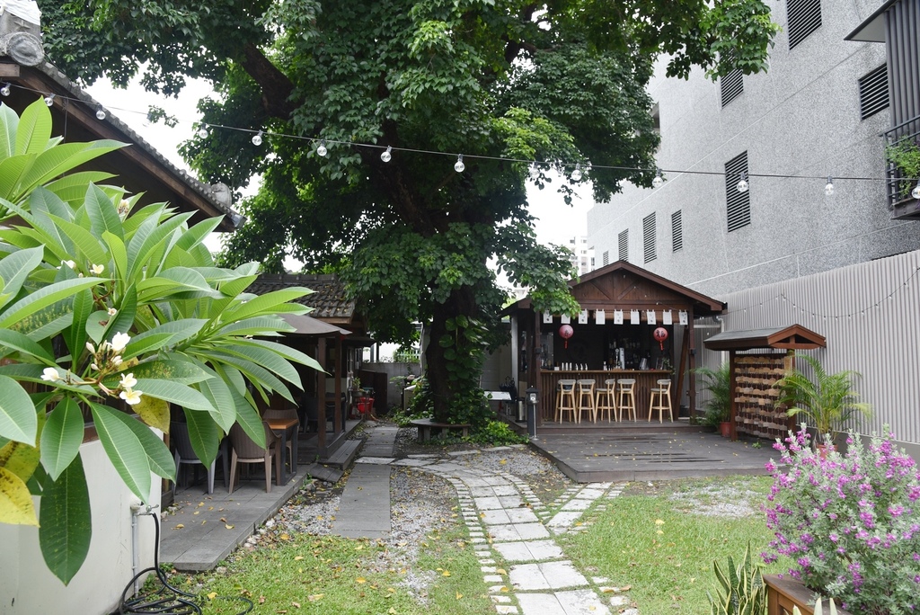 台東市鐵花商圈|快來台東Chill一夏!鐵花村微光市集 感受村長的家日式風情 選購青澤伴手禮 旅宿推薦旅人驛站鐵花文創館|西莉亞玩樂人生 台東市鐵花商圈|快來台東Chill一夏!鐵花村微光市集 感受