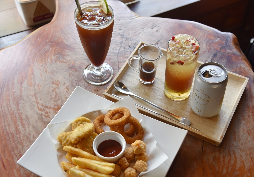 台東市鐵花商圈|快來台東Chill一夏!鐵花村微光市集 感受村長的家日式風情 選購青澤伴手禮 旅宿推薦旅人驛站鐵花文創館|西莉亞玩樂人生 台東市鐵花商圈|快來台東Chill一夏!鐵花村微光市集 感受