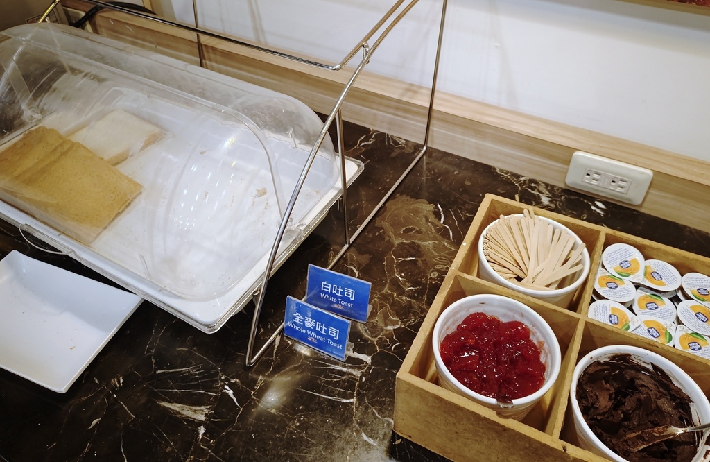 台東住宿推薦｜曙光渡假酒店 太麻里高CP值親子飯店 曙光天台