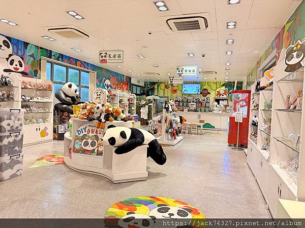 {澳門旅遊}澳門親子免費景點/石排灣郊野公園 大熊貓館，竟然