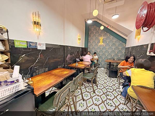 {澳門美食}世記咖啡氹仔內用店，米其林推薦美食，必點招牌瓦煲