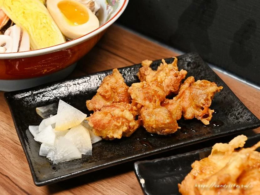 台中市西區島之麵屋｜台中新開幕淡麗系拉麵專賣，清爽湯頭讓人一再回味，還有日式咖哩飯