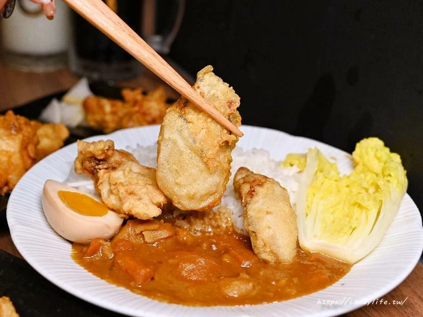 台中市西區島之麵屋｜台中新開幕淡麗系拉麵專賣，清爽湯頭讓人一再回味，還有日式咖哩飯