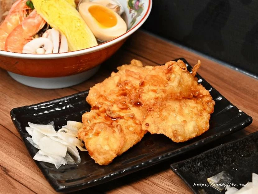 台中市西區島之麵屋｜台中新開幕淡麗系拉麵專賣，清爽湯頭讓人一再回味，還有日式咖哩飯