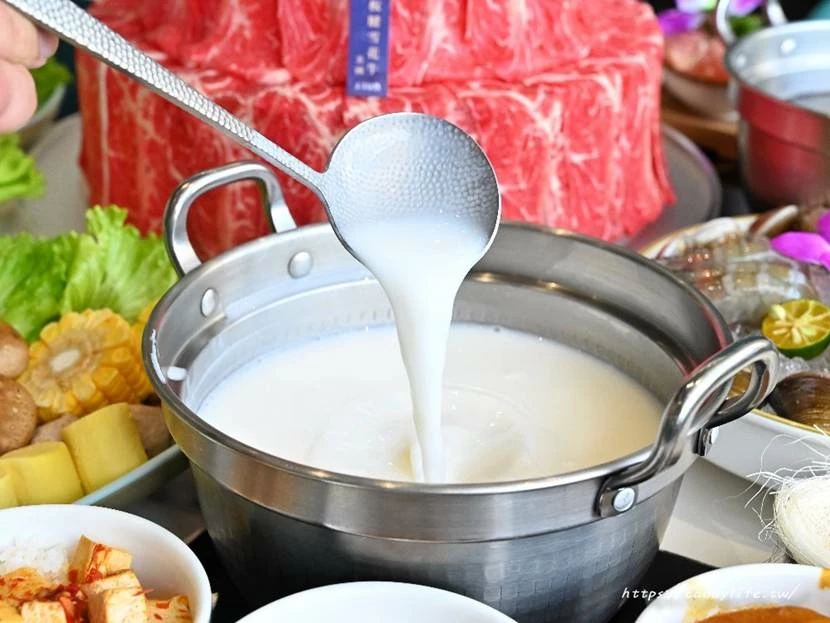 台中市北屯區冭夯鍋物|台中海洋系鍋物,一人只要368元起,自助吧、飯食、霜淇淋無限放題