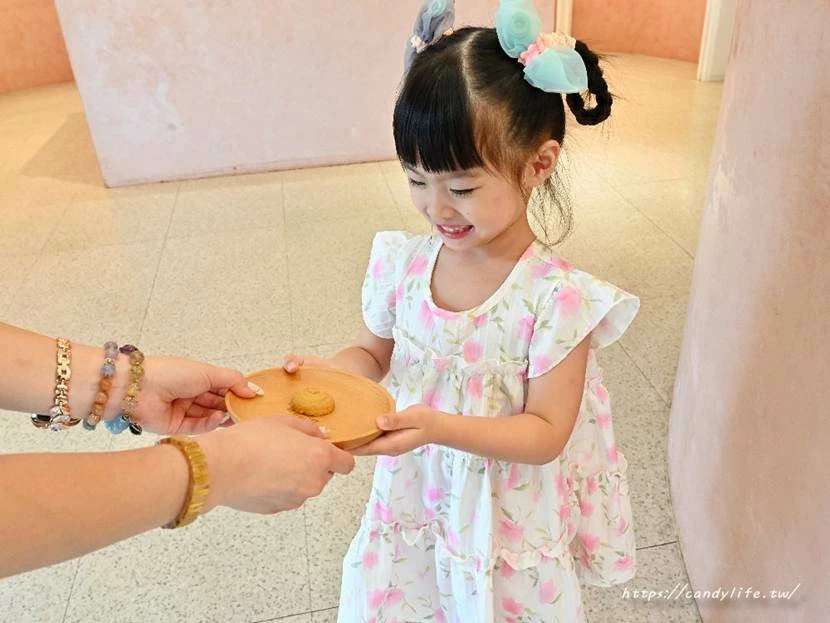 台中市豐原區鴻鼎菓子|台中爆紅包心噠啵曲奇餅在這裡!還有多款讓你意想不到的曲奇風味