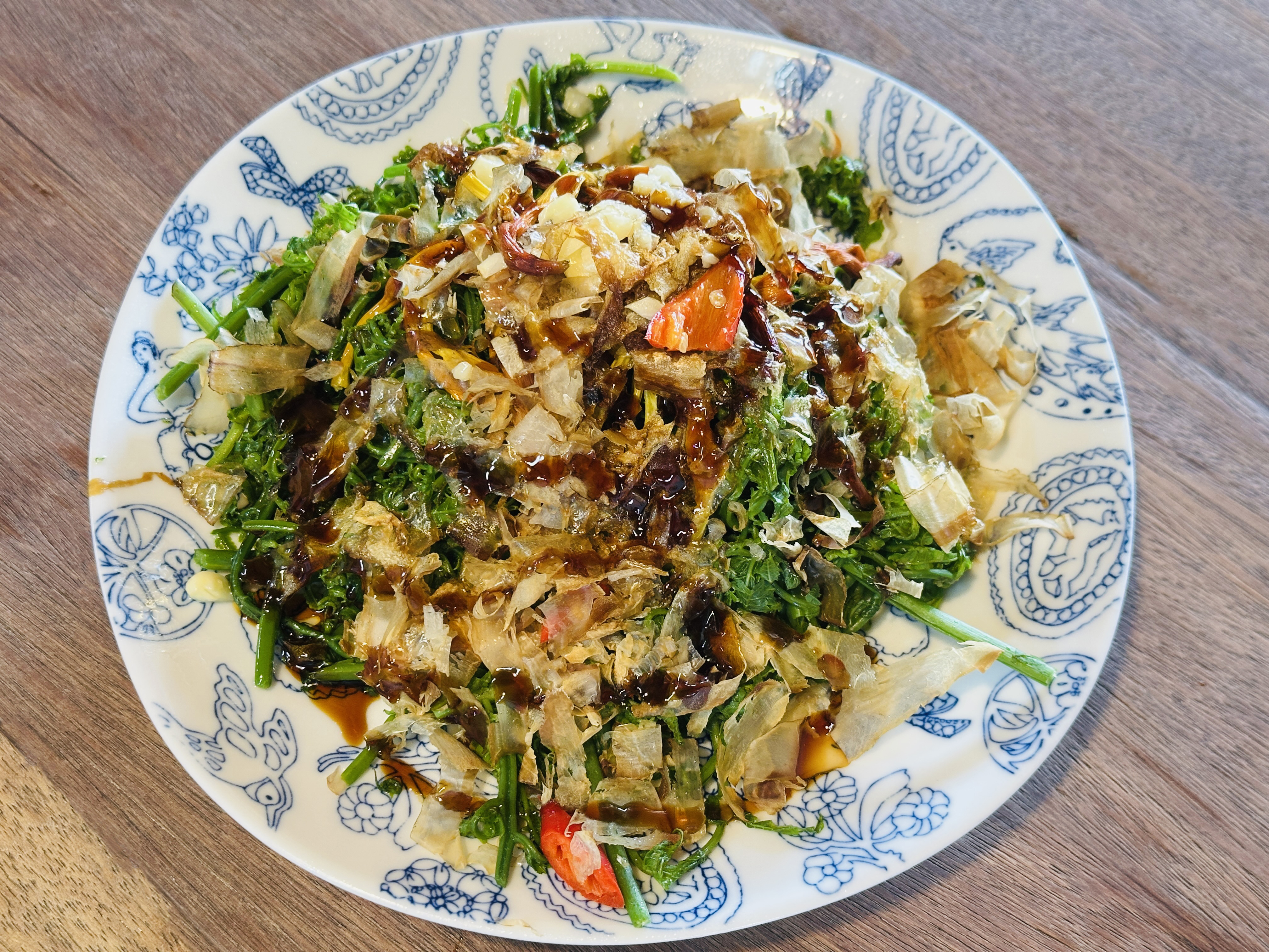 2025赤科山金針花季一日遊｜花海拍照秘境、窯燒金針體驗＋加