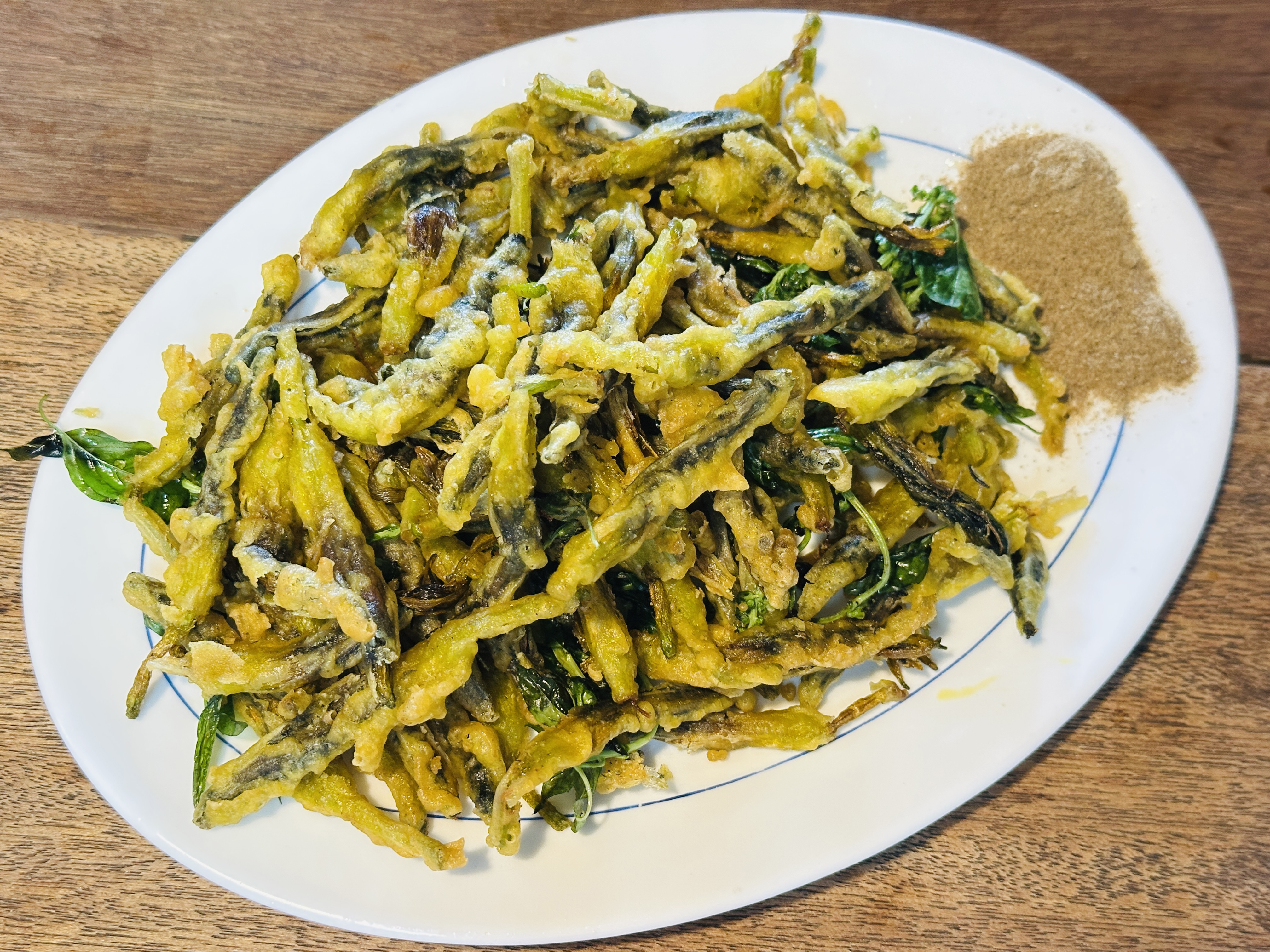 2025赤科山金針花季一日遊｜花海拍照秘境、窯燒金針體驗＋加