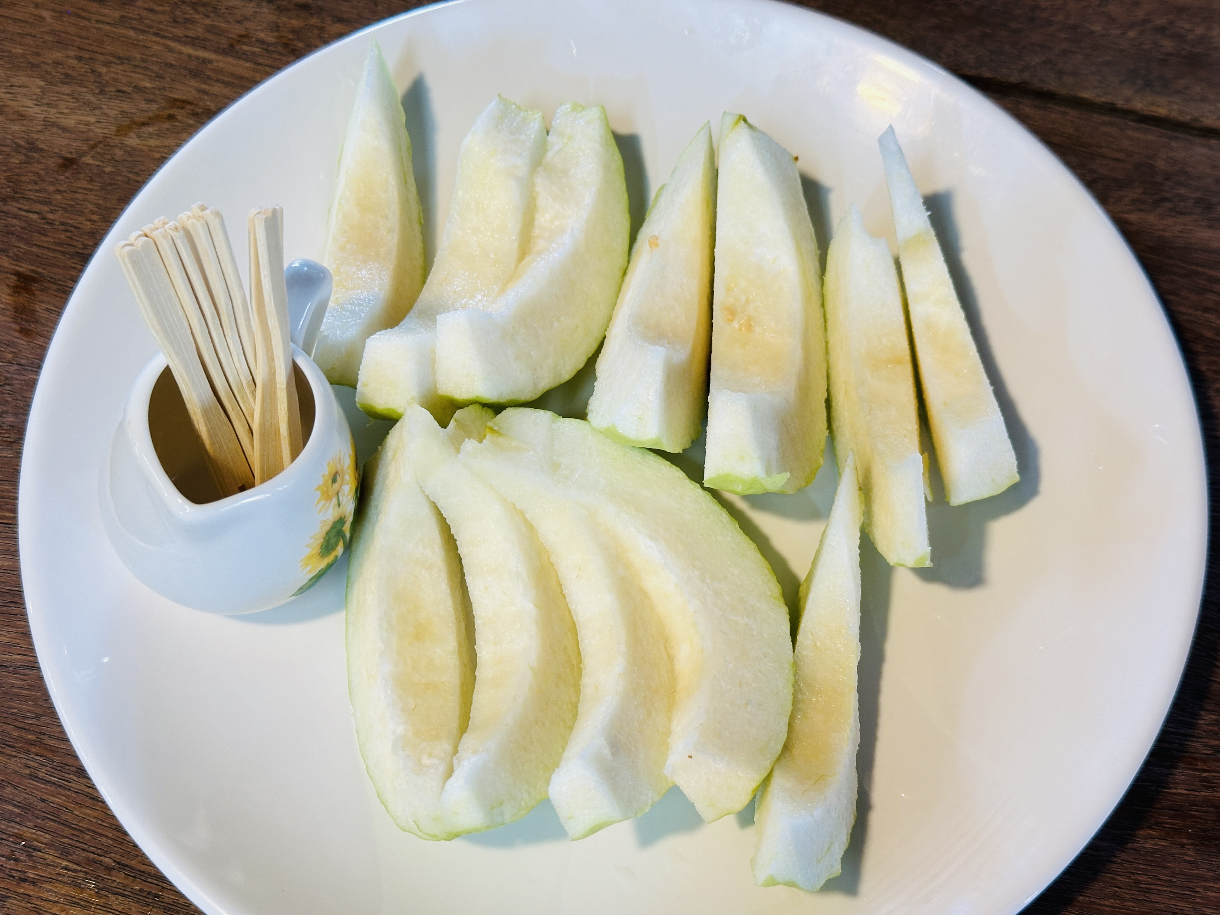 2025赤科山金針花季一日遊｜花海拍照秘境、窯燒金針體驗＋加