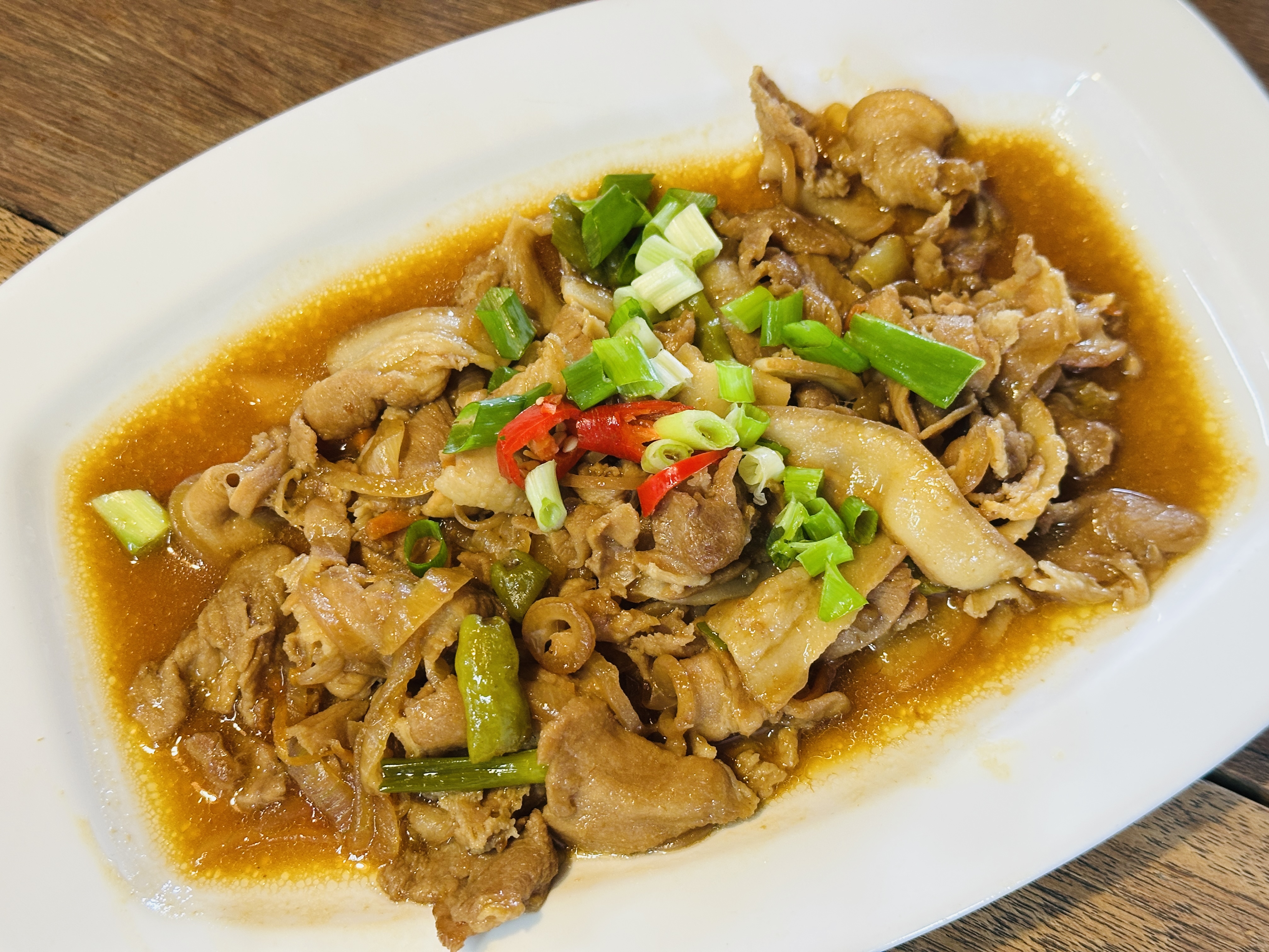 2025赤科山金針花季一日遊｜花海拍照秘境、窯燒金針體驗＋加