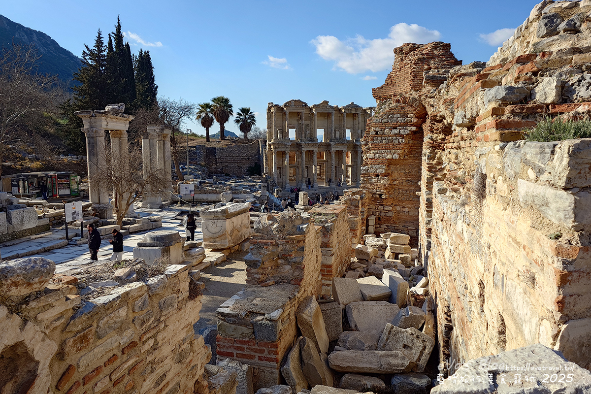 土耳其【土耳其蜜月旅遊】Ephesus Archaeological Site 艾菲索斯古城（以弗所）｜漫步千年古羅馬遺址令人驚嘆。土耳其景點