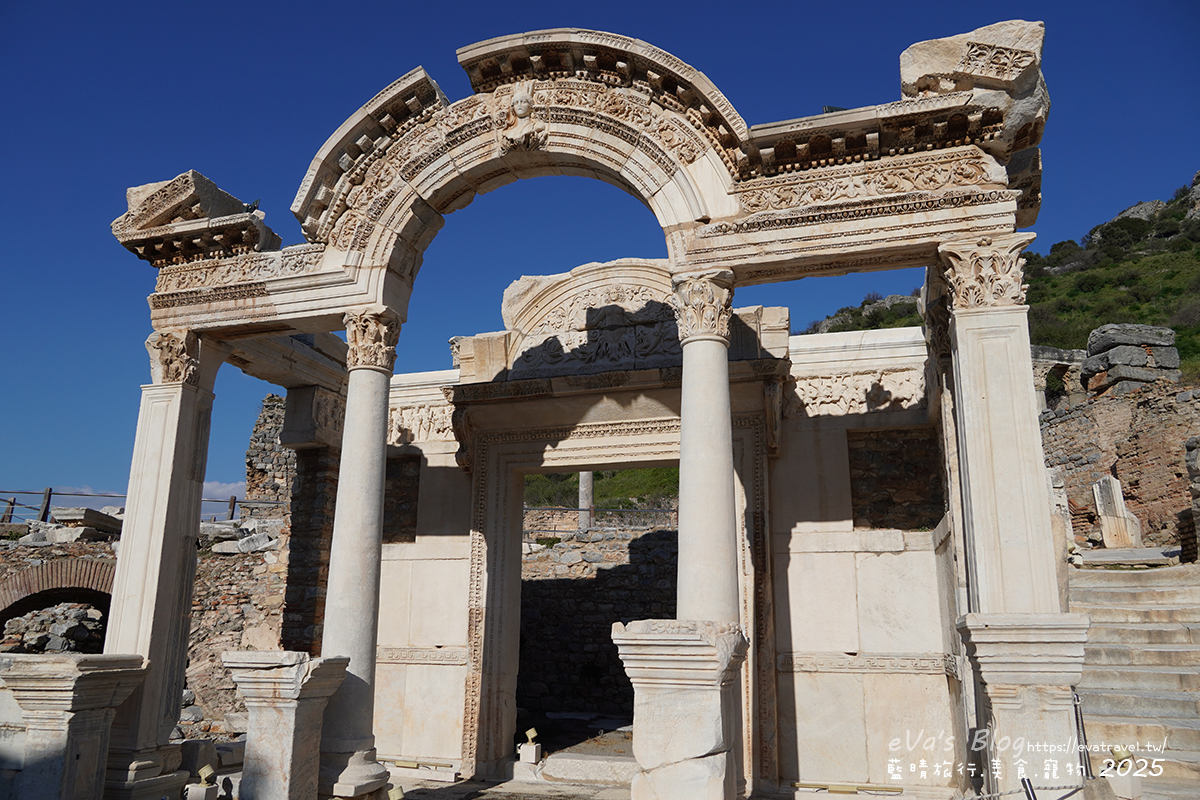 土耳其【土耳其蜜月旅遊】Ephesus Archaeological Site 艾菲索斯古城（以弗所）｜漫步千年古羅馬遺址令人驚嘆。土耳其景點