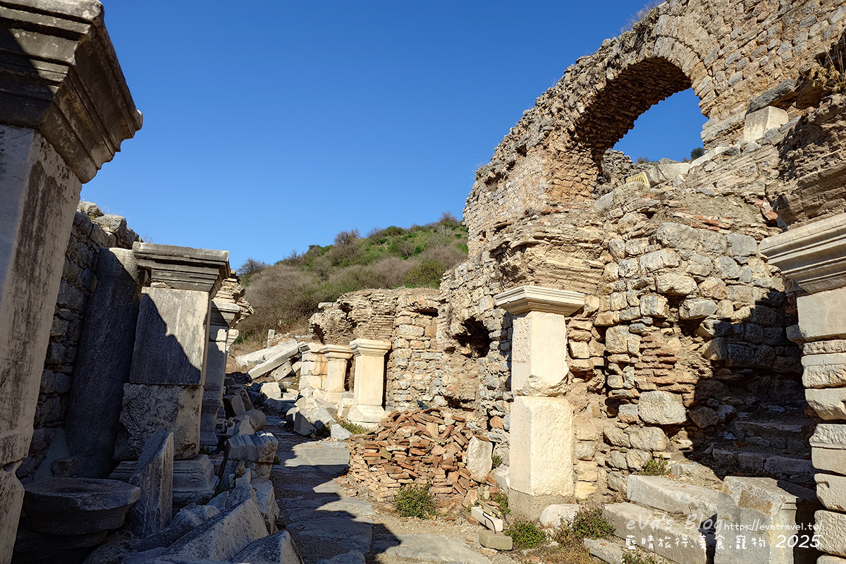 土耳其【土耳其蜜月旅遊】Ephesus Archaeological Site 艾菲索斯古城（以弗所）｜漫步千年古羅馬遺址令人驚嘆。土耳其景點