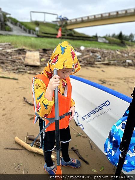 不用擔心不會游泳！福隆雙溪河SUP，教練專業指導，還幫你拍出網美照！