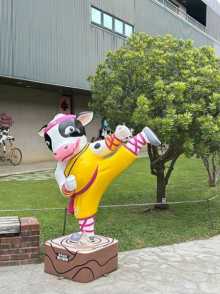 雲林免門票牧場推薦！千巧谷牛樂園，可搭小火車逛樂園，親子旅遊好景點