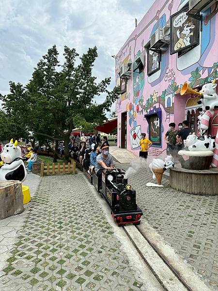 雲林免門票牧場推薦！千巧谷牛樂園，可搭小火車逛樂園，親子旅遊好景點