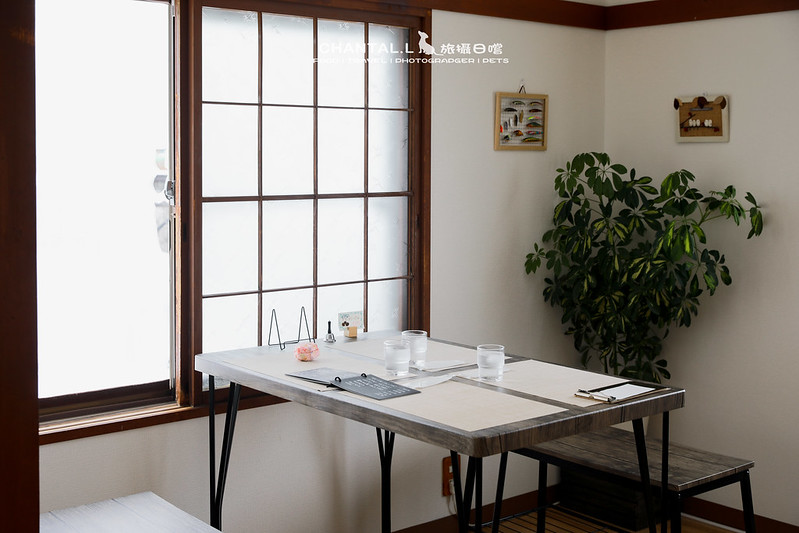 日本北海道公路之旅必訪苫小牧美食，品嚐療癒系貓咪拉花咖啡與冠軍甜點。