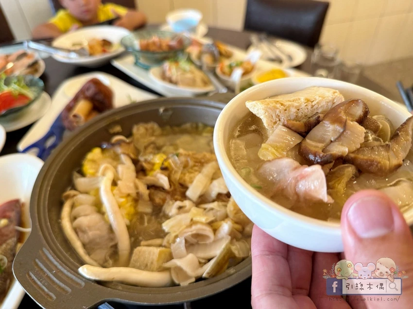 彰化縣埤頭鄉人均600元就能吃到?彰化鄉間的魔法餐桌《燒味鮮私房菜》。冠軍米炊飯+小孩免費+果汁招待,佛到不行!