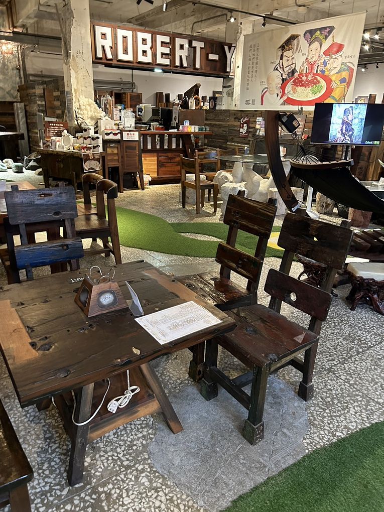 宜蘭Robert Y廢墟暴龍館！實境解謎暴龍的魔法，揭開遠古恐龍化石之謎！