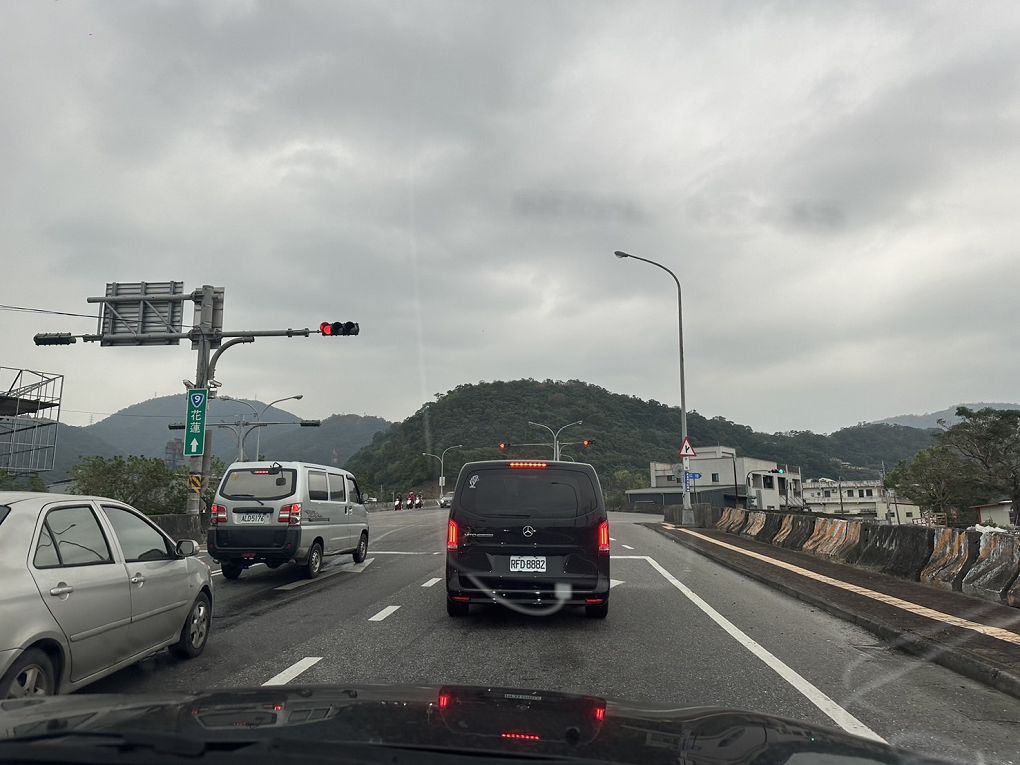 宜蘭Robert Y廢墟暴龍館！實境解謎暴龍的魔法，揭開遠古恐龍化石之謎！