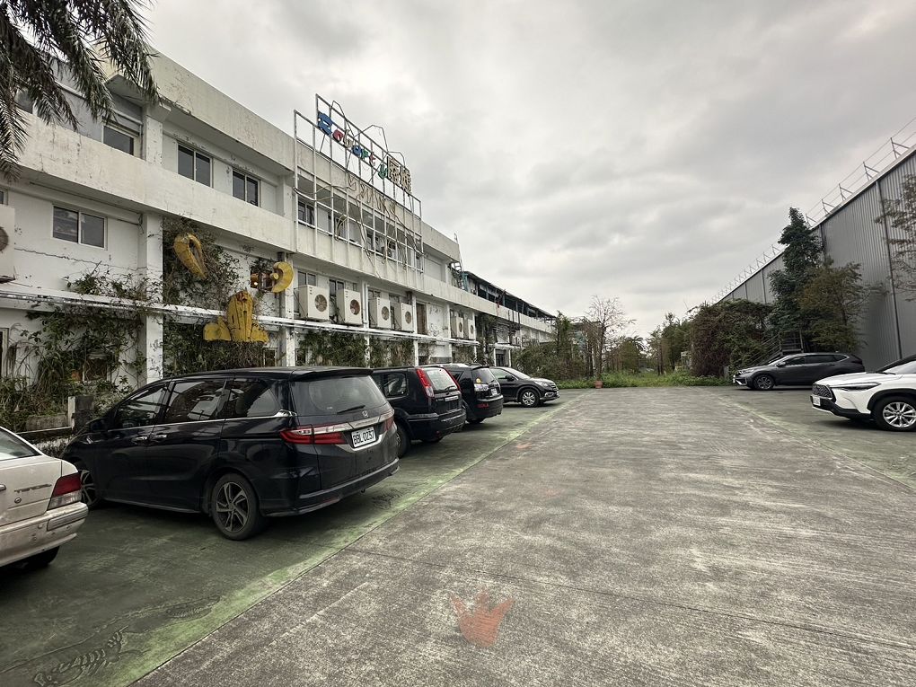 宜蘭Robert Y廢墟暴龍館！實境解謎暴龍的魔法，揭開遠古恐龍化石之謎！