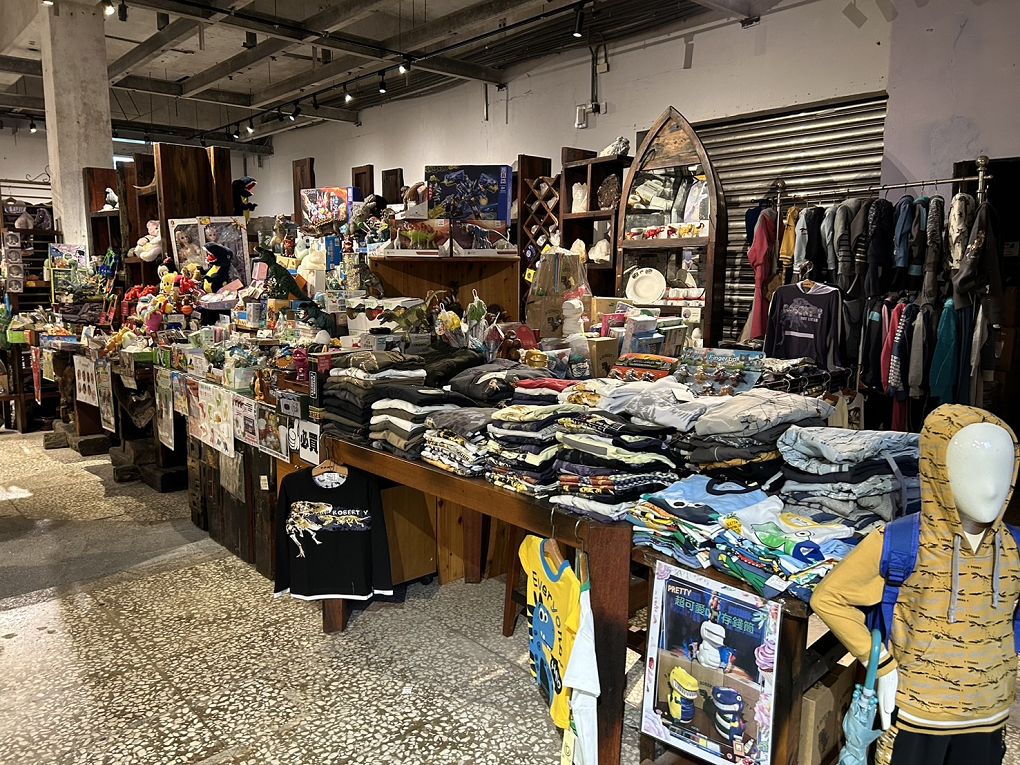 宜蘭Robert Y廢墟暴龍館！實境解謎暴龍的魔法，揭開遠古恐龍化石之謎！