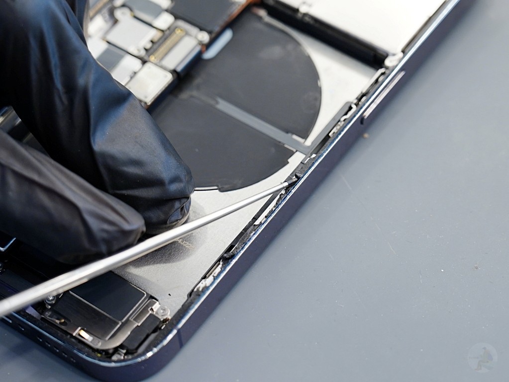 【台中 iPhone 維修推薦】鼎威維修 iPhone 14 Pro 換電池＋深層清潔、防水膠完整攻略