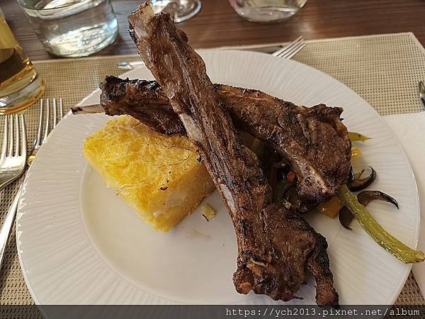 羅馬尼亞最後一晚歇腳處-克拉科瓦Ramada Plaza C