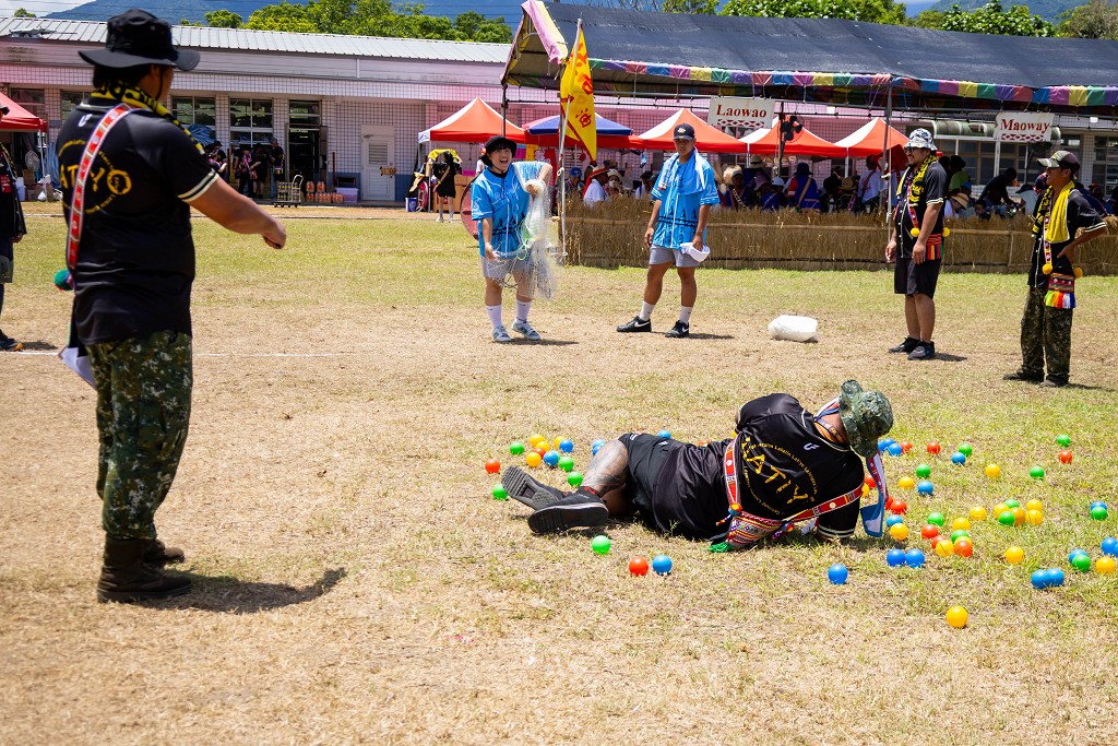 繁花盛開在吉娜魯岸，歡迎來到2025年鳳信部落豐年祭！內有飲酒議題請注意喝酒不開車開車不喝酒！ @圍事小哥的幸福相框