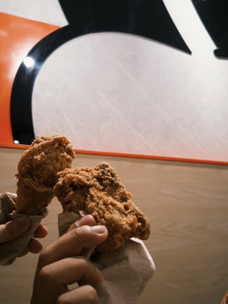 【香港 北角】香港 Jollibee 速食店|必吃菲式炸雞與 【香港 北角】香港 Jollibee 速食店|必吃菲式炸雞與